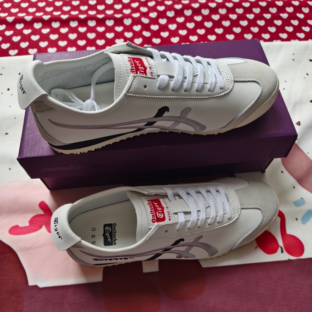 Onitsuka Tiger by Asics White and Black Mexico 66 Sneakers - Picture 2 of 9